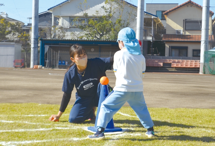 スポーツをしている様子